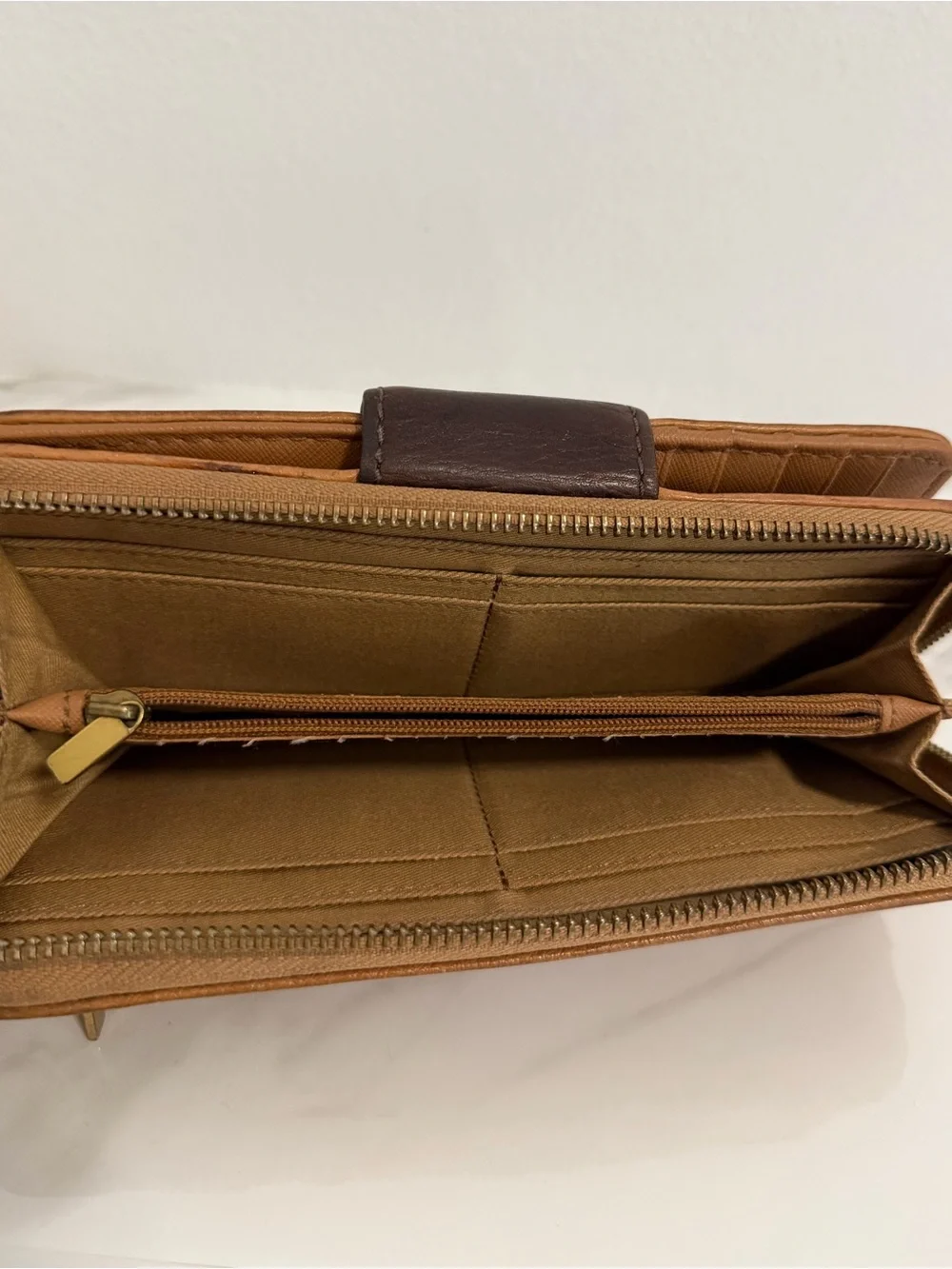 Fossil  Tab Zip-Around Wallet / Clutch, Tan leather